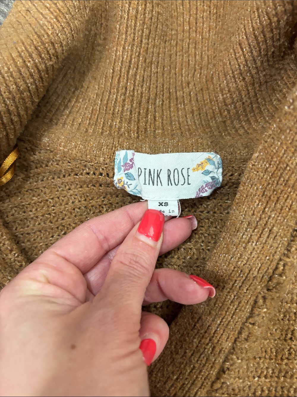PINK ROSE || Sweater - Picture 2 of 2
